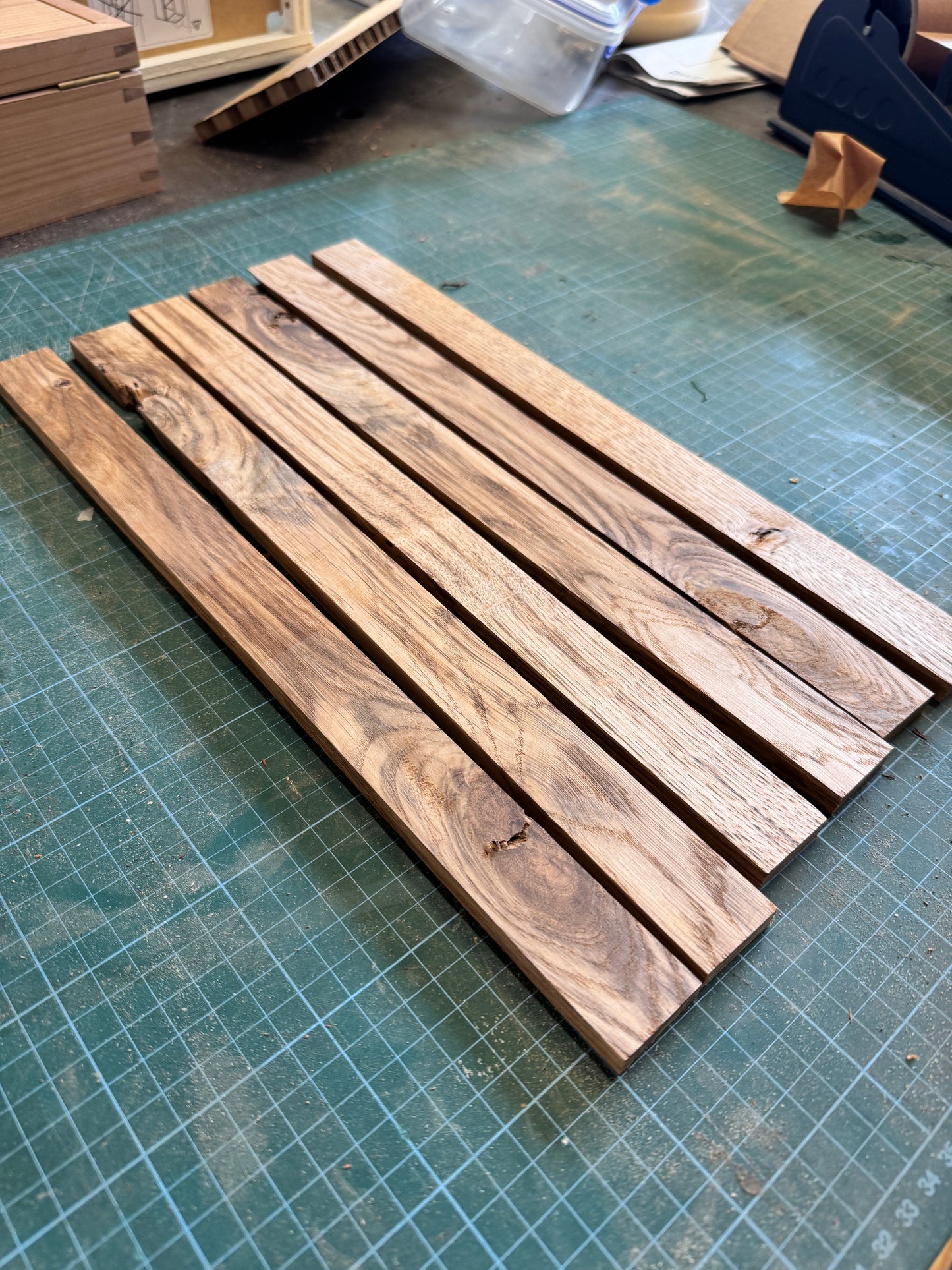 Brown Oak Offcuts