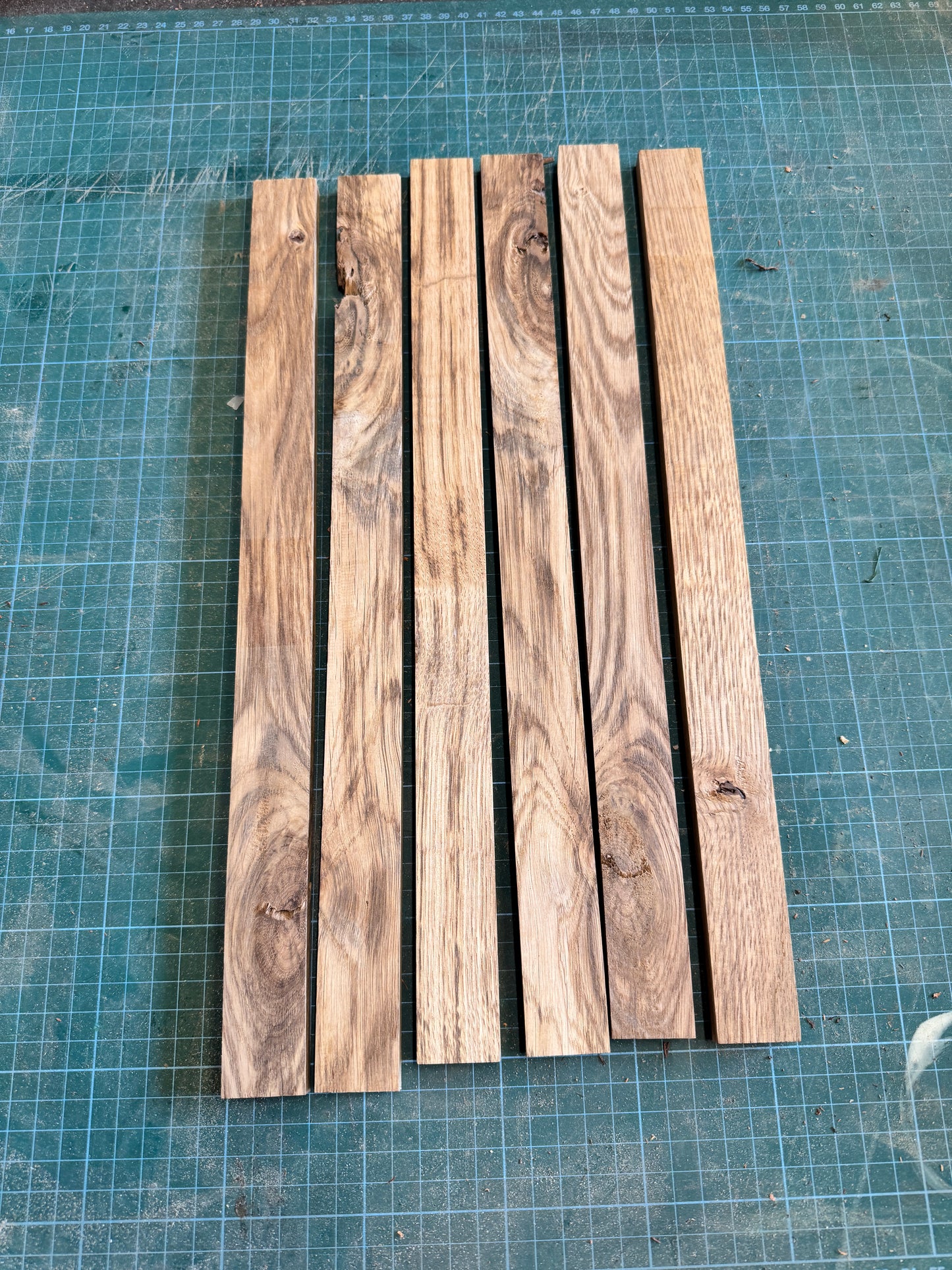 Brown Oak Offcuts
