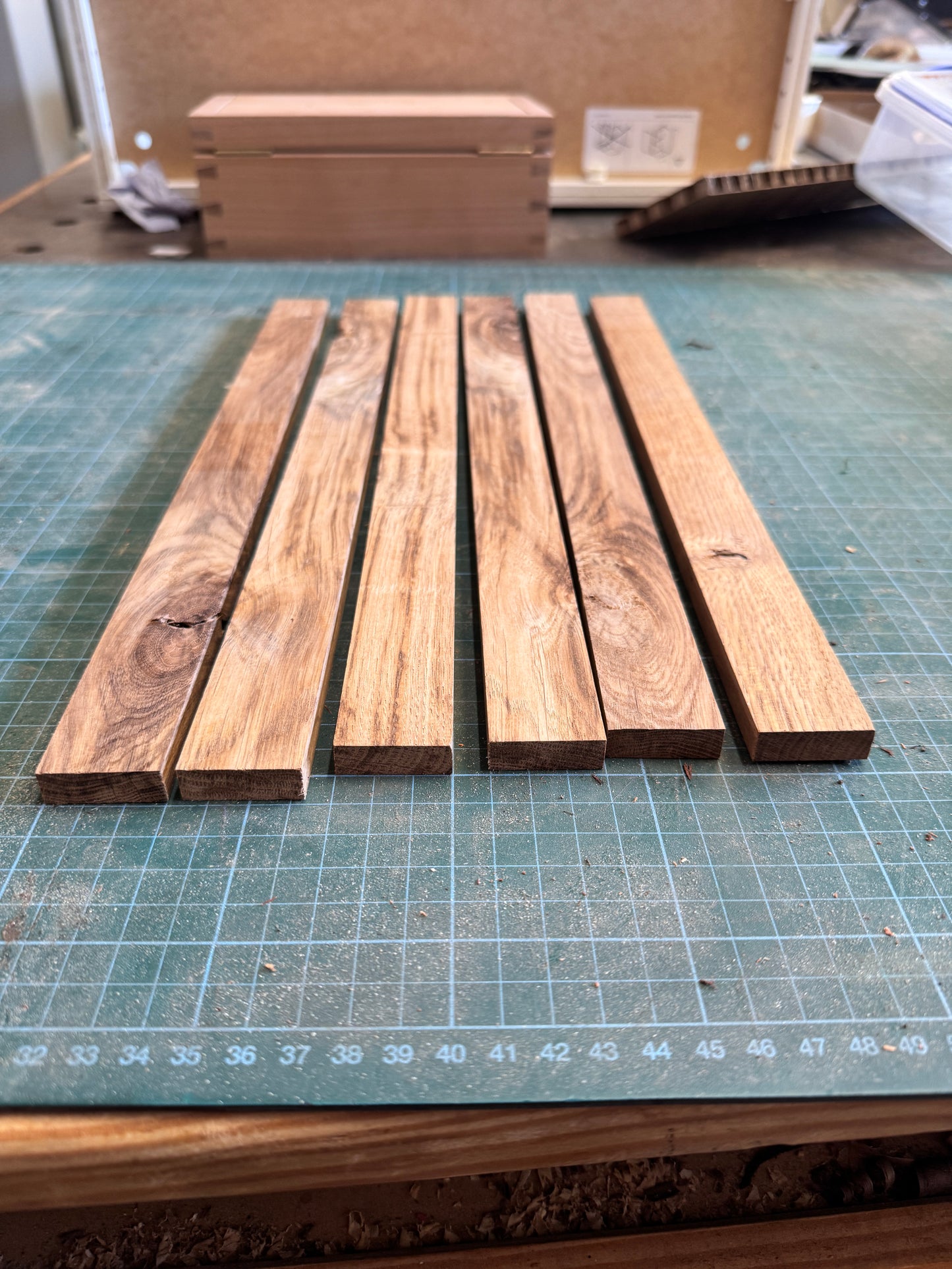 Brown Oak Offcuts