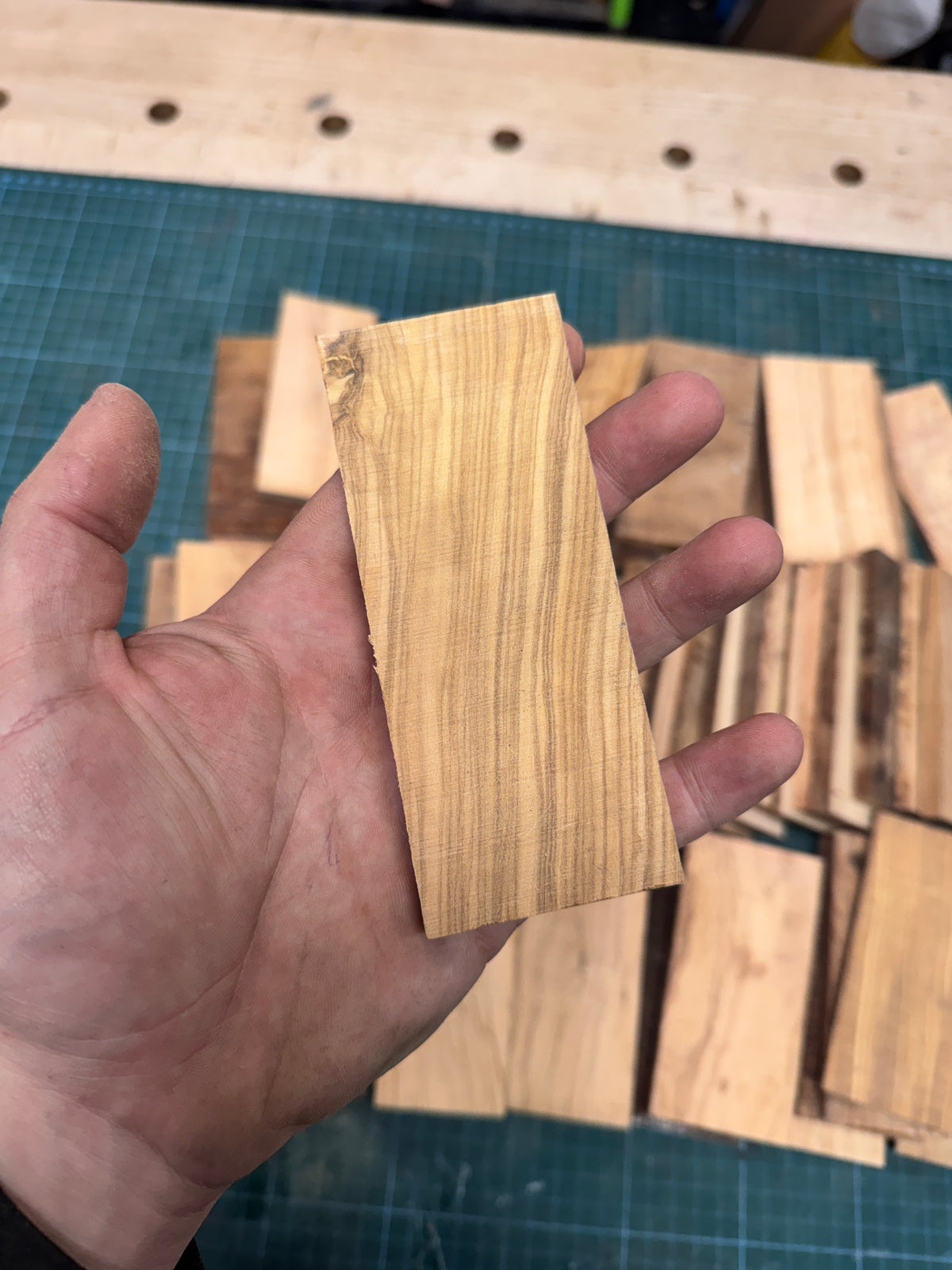 Olivewood Thin Offcuts (OLWTH3)
