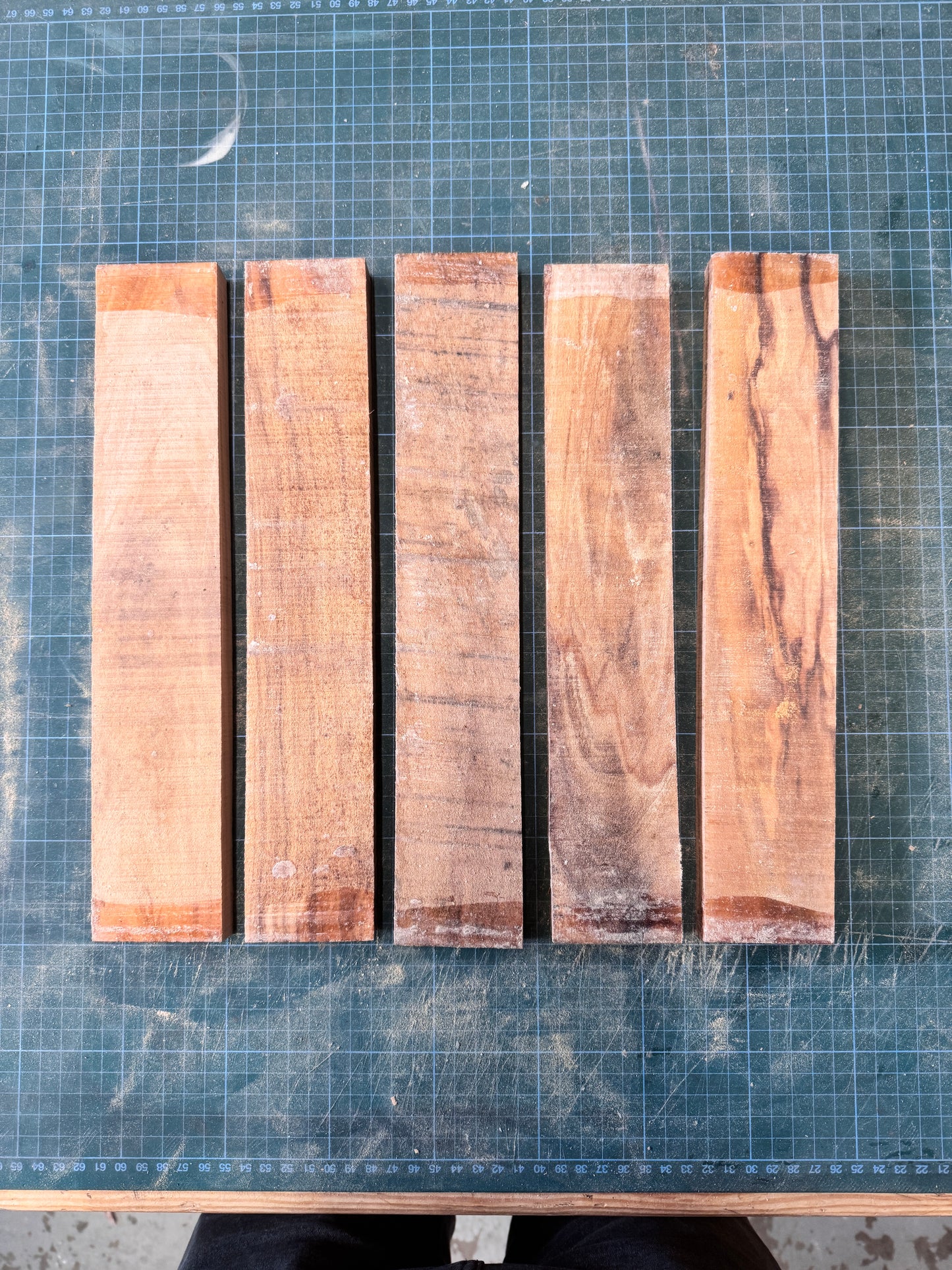 Olivewood Offcuts - OW06
