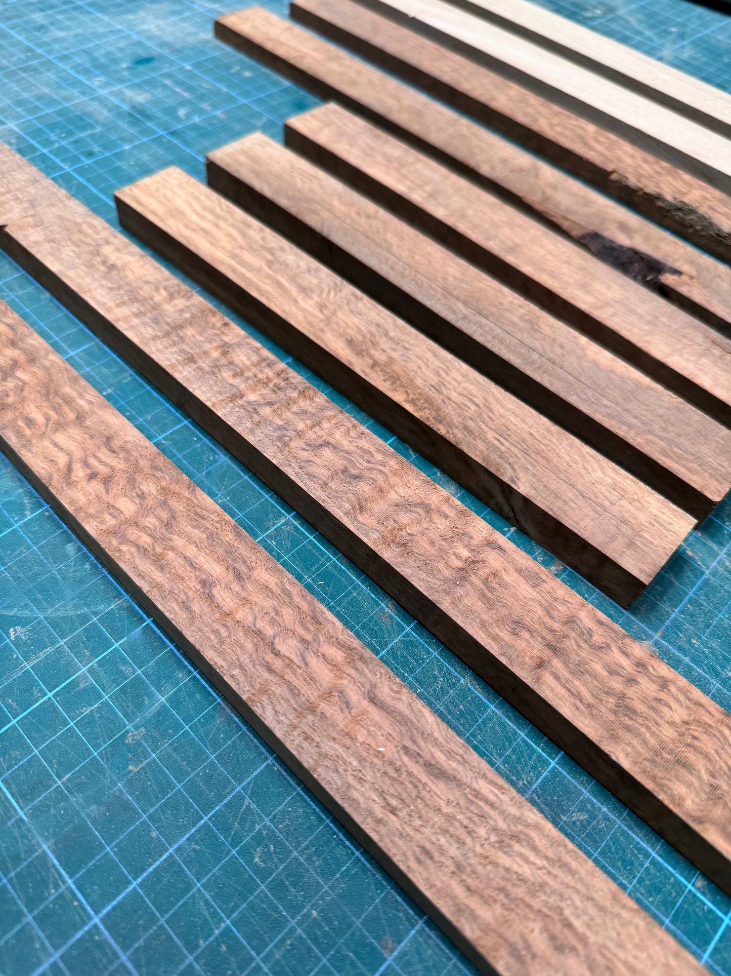 Curly Brown Oak Bookstand